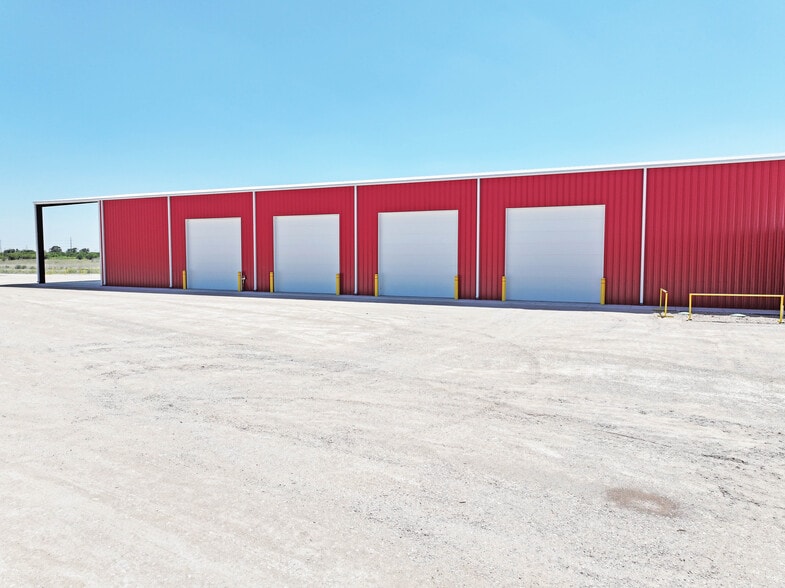 More Photos Of 930 338 loop, Odessa Warehouse For Lease