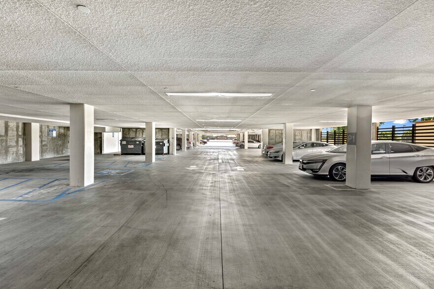 More Photos Of 600 N Rosemead Blvd, Pasadena Office For Sale