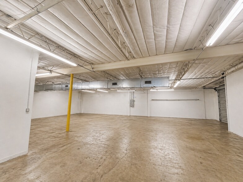 More Photos Of 820 Shelby Ln, Austin Warehouse For Lease