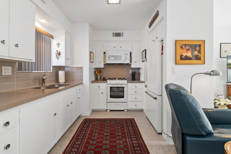 More Photos Of 1777 E Arenas Rd, Palm Springs Apartments For Sale