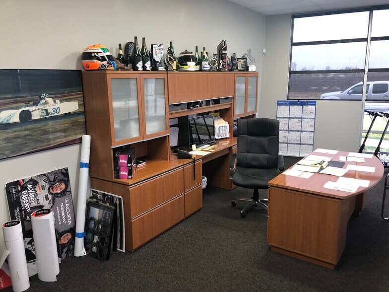 More Photos Of 114 Venture Dr, Pataskala Warehouse For Lease