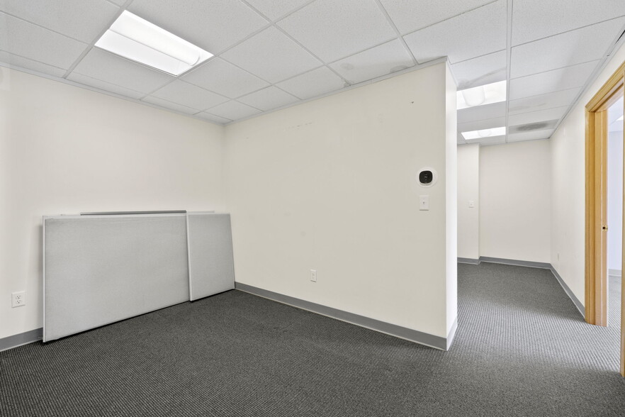 More Photos Of 264 N Broadway, Salem Freestanding For Sale