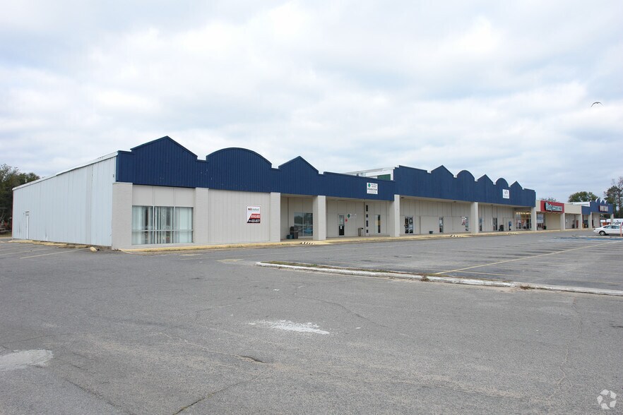 More Photos Of 6570 Caroline St, Milton Unknown For Lease