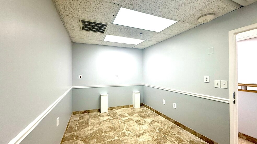 More Photos Of 561 Cranbury Rd, East Brunswick Medical For Sale