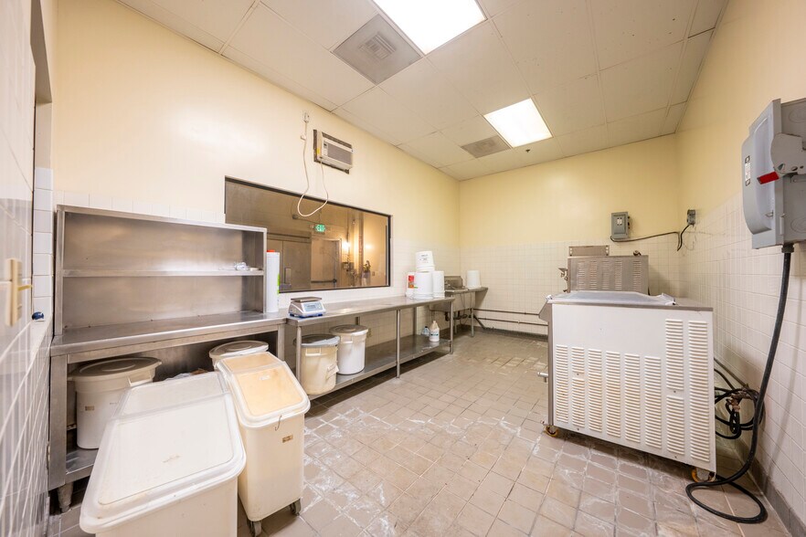 More Photos Of 429 S Palm Ave, Alhambra Food Processing For Sale