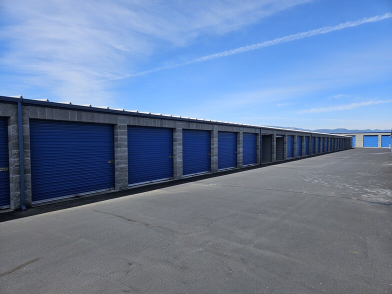 More Photos Of 1060 Dillon Way, Central Point Self Storage For Sale
