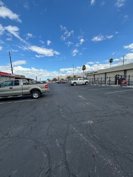 More Photos Of 736-746 E Fort Lowell Rd, Tucson Storefront For Sale