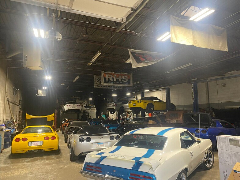 More Photos Of 801-803 Albion Ave, Schaumburg Warehouse For Sale