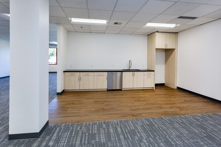 More Photos Of 1701 Novato Blvd, Novato Office For Lease