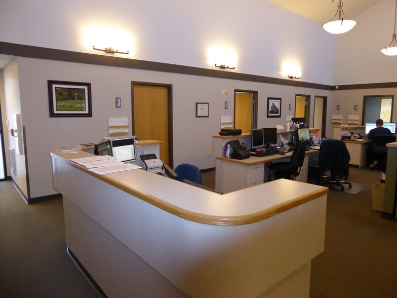 More Photos Of 1500 Continental Pl, Mount Vernon Medical For Lease