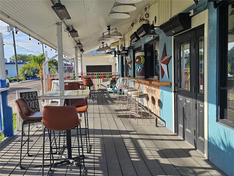 More Photos Of 606 N Pinellas Ave, Tarpon Springs Restaurant For Lease