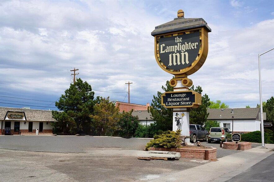 More Photos Of 234 E 1st St, Powell Hotel For Sale