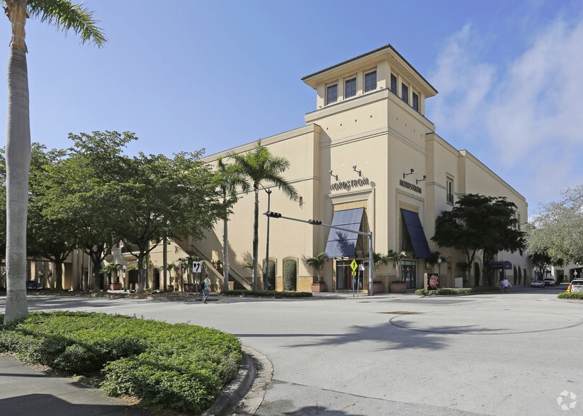 Primary Photo Of 4310 Ponce De Leon Blvd, Coral Gables General Retail For Lease