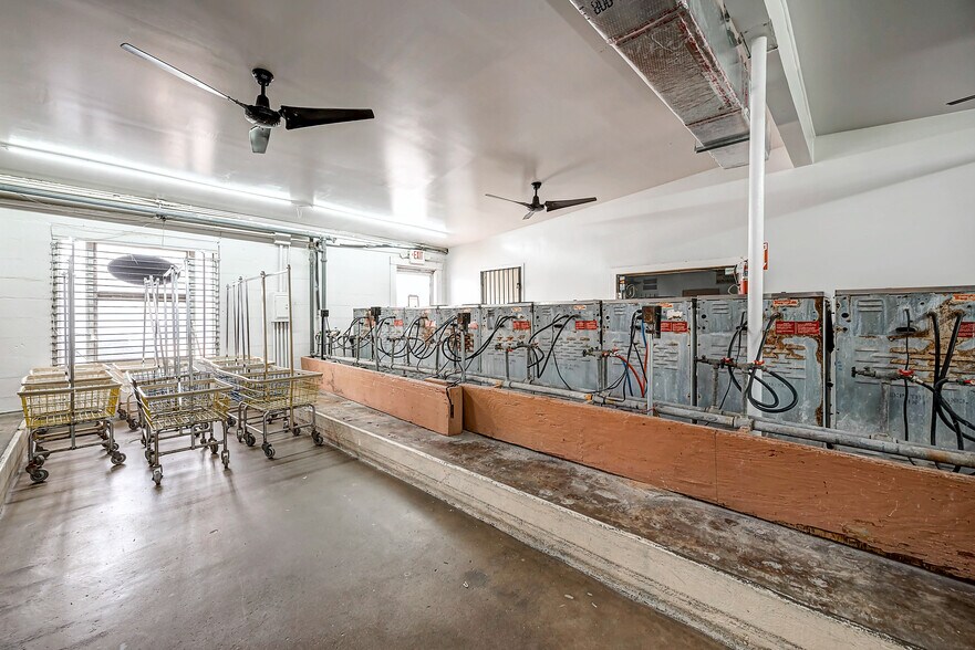 More Photos Of 9007 Irvington Blvd, Houston Freestanding For Sale