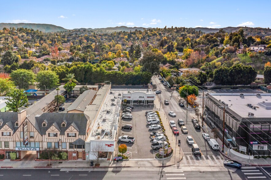 More Photos Of 19458 Ventura Blvd, Tarzana Unknown For Lease