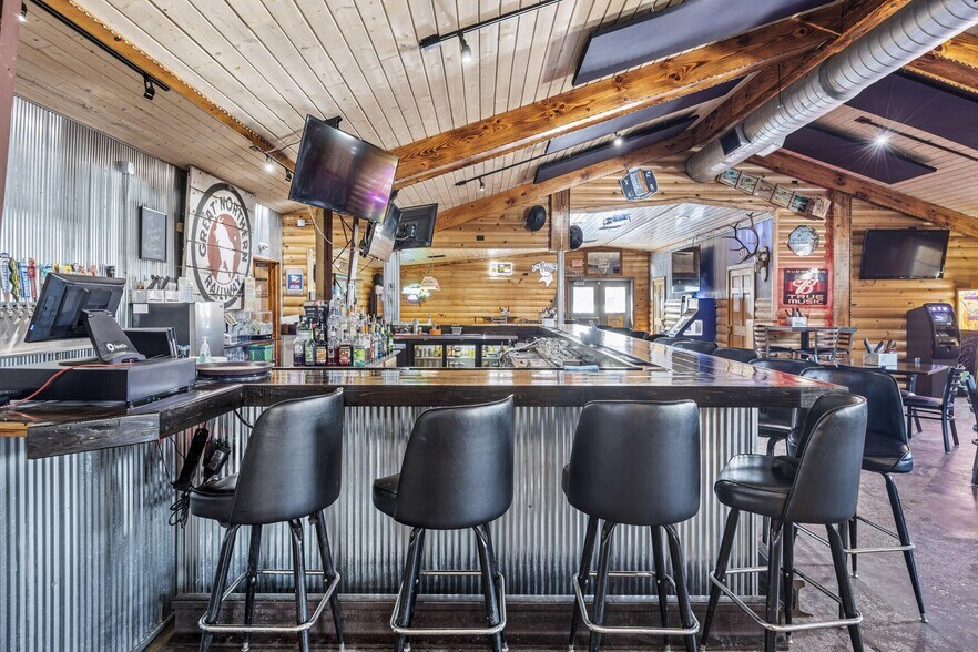 More Photos Of 511 Fergus Ave, Erhard Restaurant For Sale