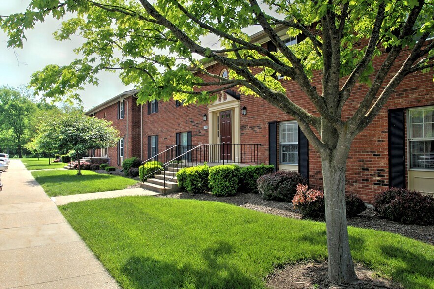Primary Photo Of 1000 Portsmouth Dr, Elkhart Apartments For Sale