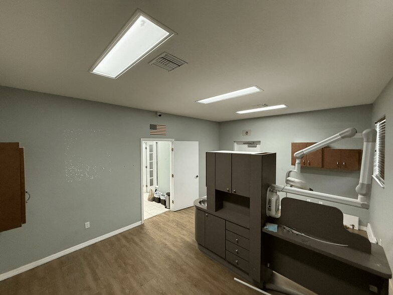 More Photos Of 4840-4852 Sun N Lake Blvd, Sebring Medical For Lease