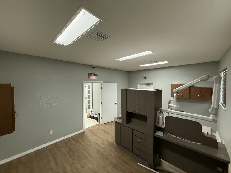 More Photos Of 4840-4852 Sun N Lake Blvd, Sebring Medical For Lease