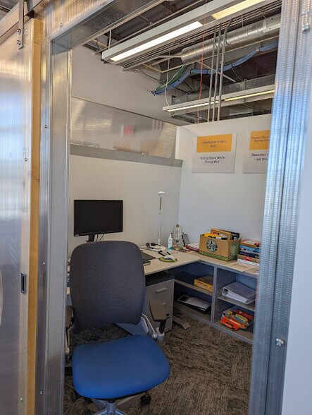 More Photos Of 34 Schroeder Ct, Madison Office For Lease