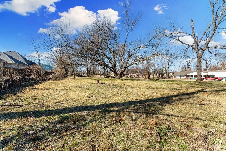 More Photos Of 804 NE J St, Bentonville Land For Sale