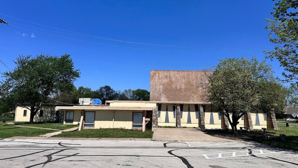 More Photos Of 7300 Nieman Rd, Shawnee Specialty For Sale