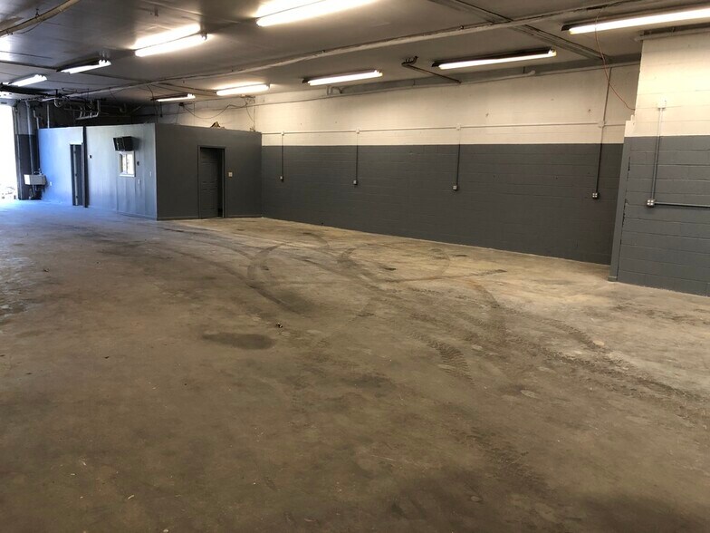 More Photos Of 44827 Old Ox Rd, Sterling Warehouse For Lease