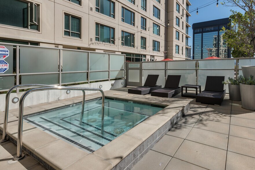 More Photos Of 100 Grand Ave, Oakland Apartments For Lease