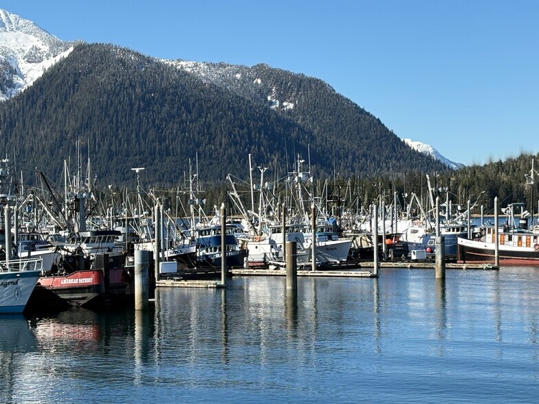 More Photos Of 306 Nordic dr, Petersburg Freestanding For Sale