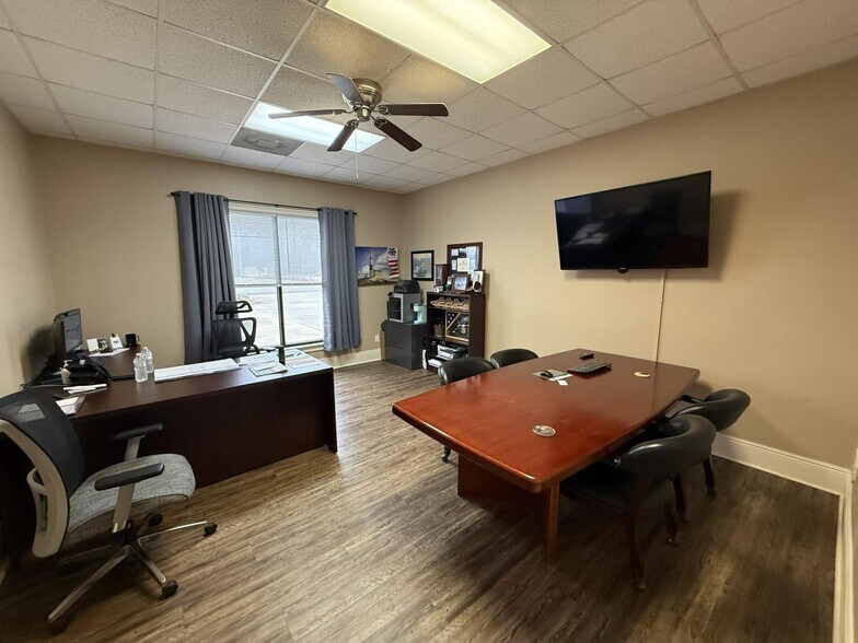More Photos Of 4953 Big Lake, Lake Charles Office For Sale