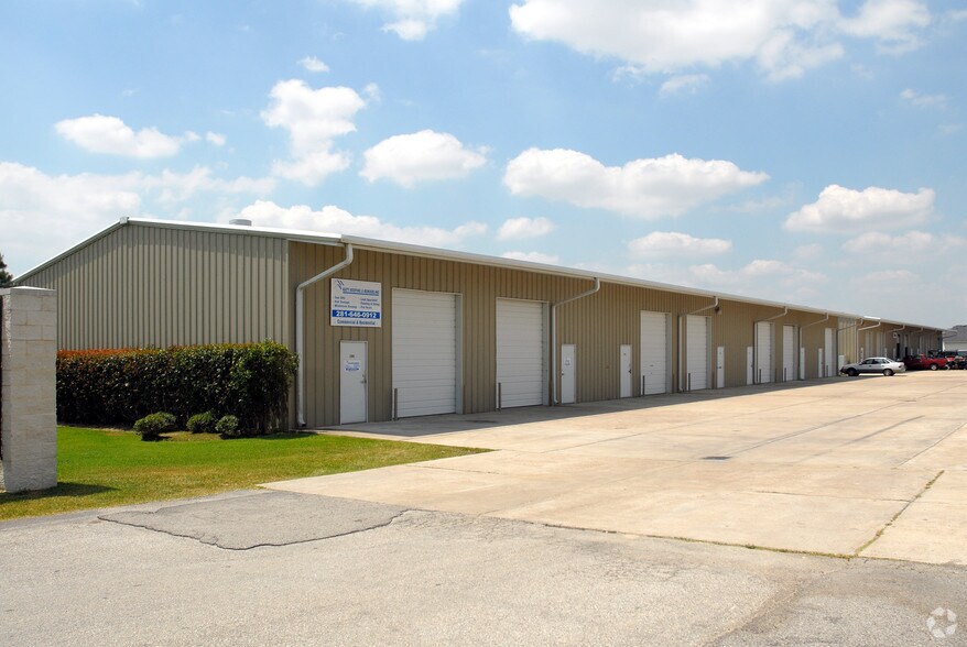 More Photos Of 27027 Westheimer Pky, Katy Light Distribution For Lease
