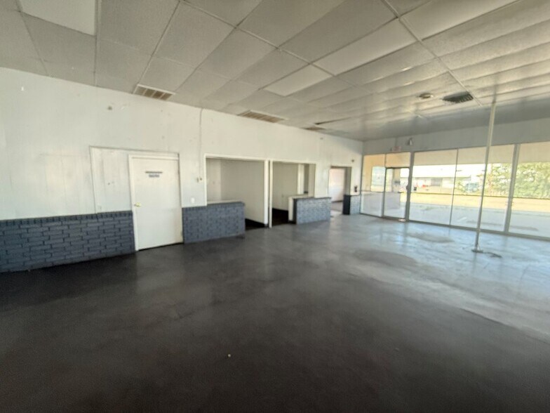 More Photos Of 1510 E 2nd St, Odessa Manufacturing For Lease