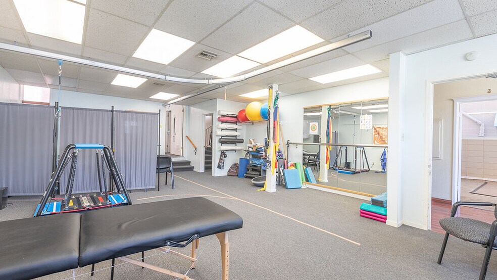 More Photos Of 3718 Grand Ave, Oakland Office For Sale