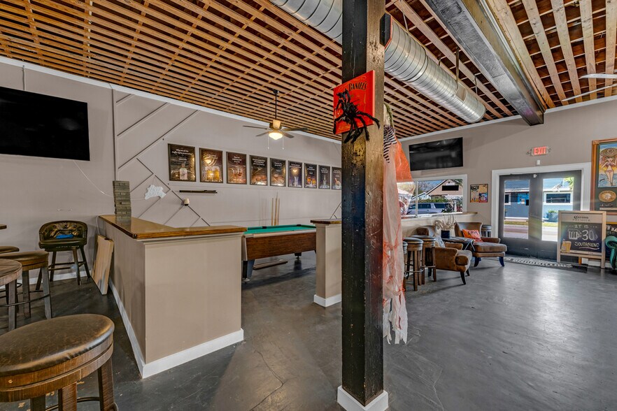 More Photos Of 4301 Avenue S, Galveston Storefront For Sale