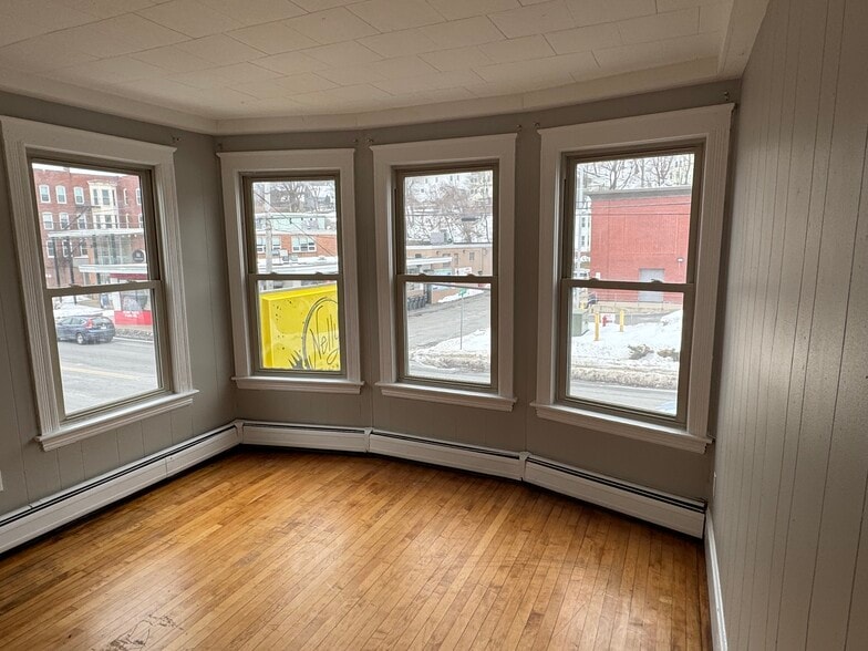 More Photos Of 135 Lafayette Sq, Haverhill Storefront Retail Residential For Sale