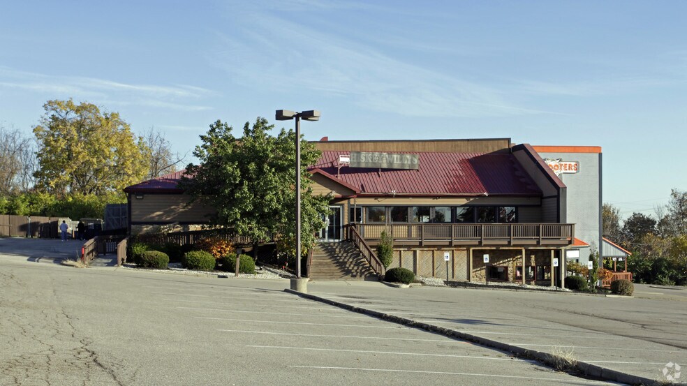 More Photos Of 12183-12185 Springfield Pike, Cincinnati Restaurant For Sale