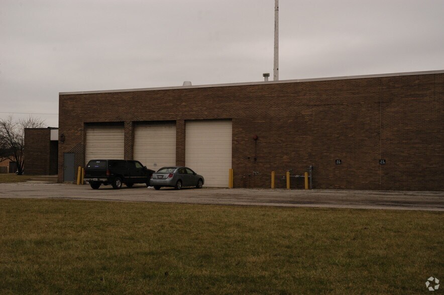 More Photos Of 1550 W Bryn Mawr Ave, Itasca Warehouse For Lease