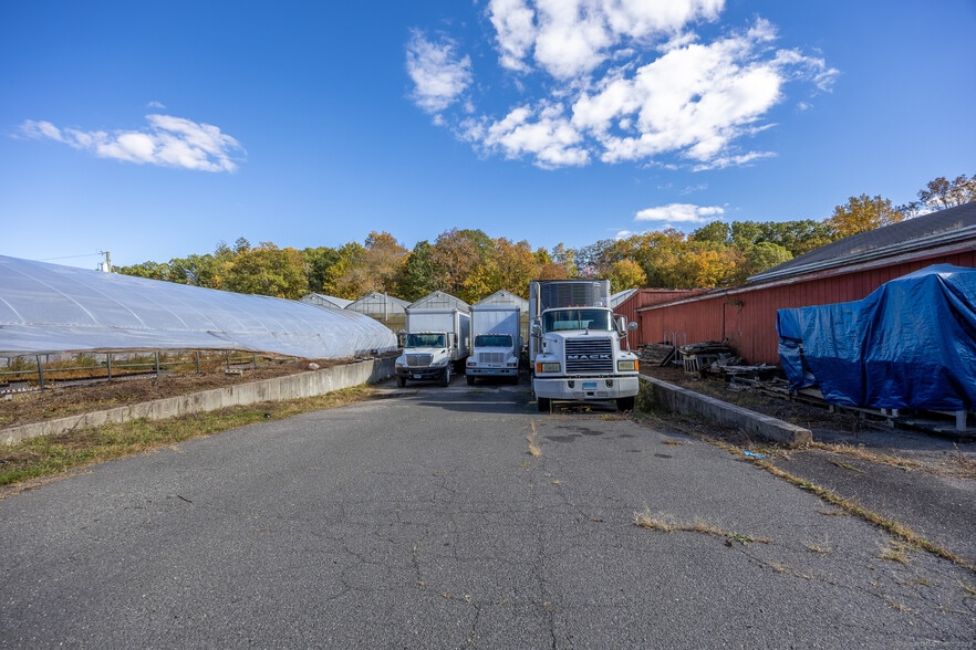 More Photos Of 2035 Scott Rd, Cheshire Specialty For Sale