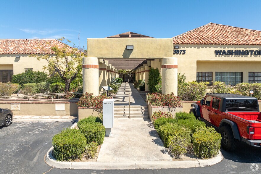 More Photos Of 43875 Washington St, Palm Desert Medical For Lease