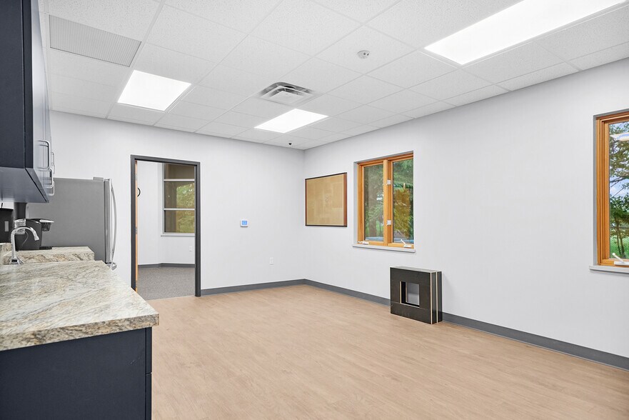 More Photos Of 1416 44th St SW, Wyoming Medical For Sale