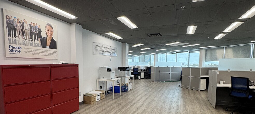 More Photos Of 2800 Skymark Ave, Mississauga Office For Sale