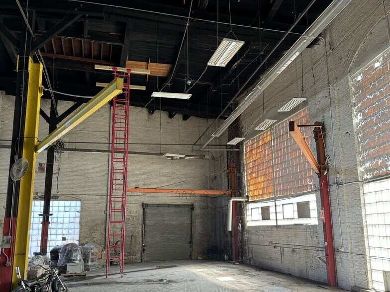 More Photos Of 300 Janie Hammitt Dr, Bristol Industrial For Sale