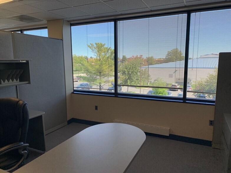 More Photos Of 14325 Willard Rd, Chantilly Office For Lease