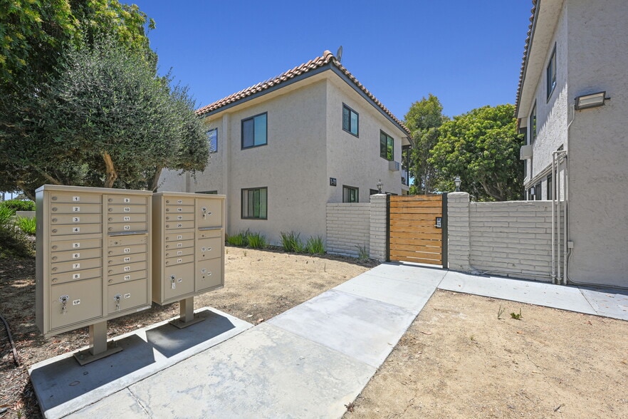 More Photos Of 628 W California Ave, Vista Apartments For Sale