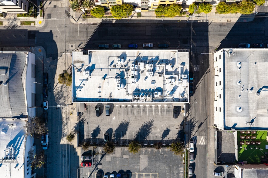 More Photos Of 6860 Lexington Ave, Los Angeles Loft Creative Space For Sale