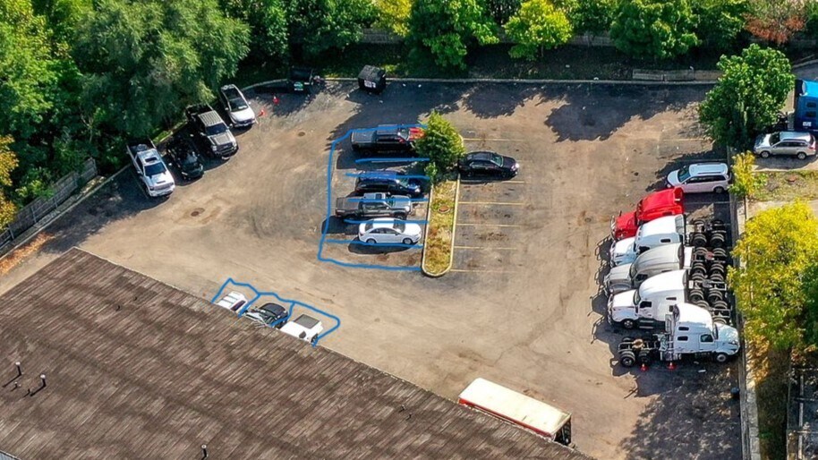 More Photos Of 765 Villa St, Elgin Warehouse For Lease