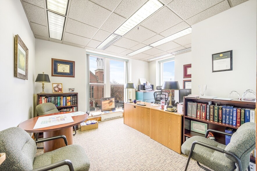 More Photos Of 20 S Main St, Chambersburg Office For Lease