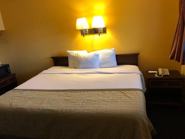 More Photos Of 124 Woods Ave, Caryville Hotel For Sale