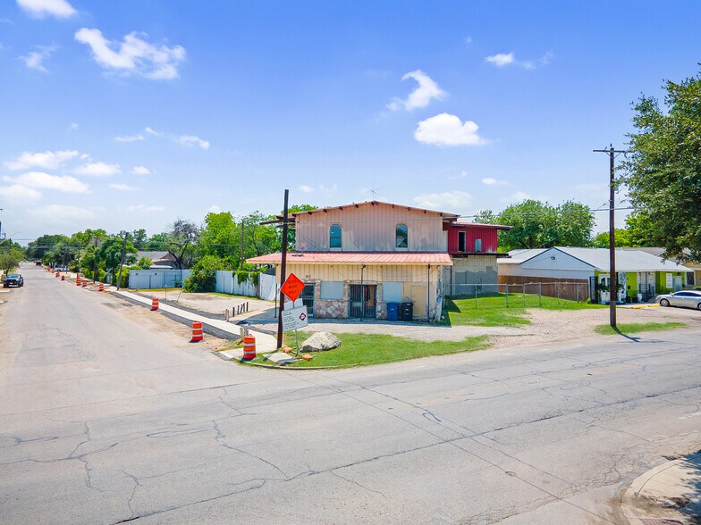 More Photos Of 800 Cincinnati Ave, San Antonio Freestanding For Sale