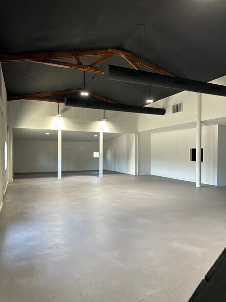 More Photos Of 5151 Stine Rd, Bakersfield Storefront Retail Office For Lease